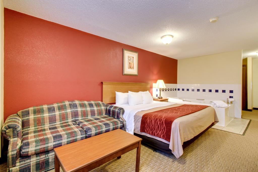 Baymont By Wyndham Fort Dodge Exterior photo