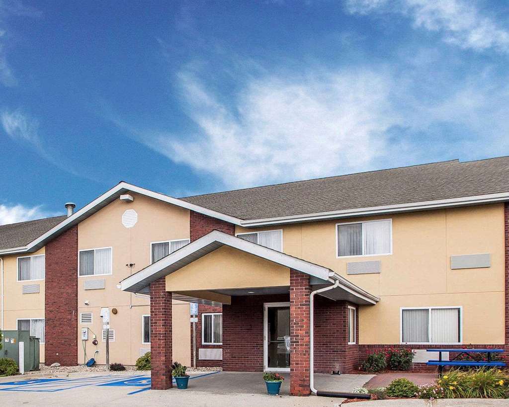 Baymont By Wyndham Fort Dodge Exterior photo