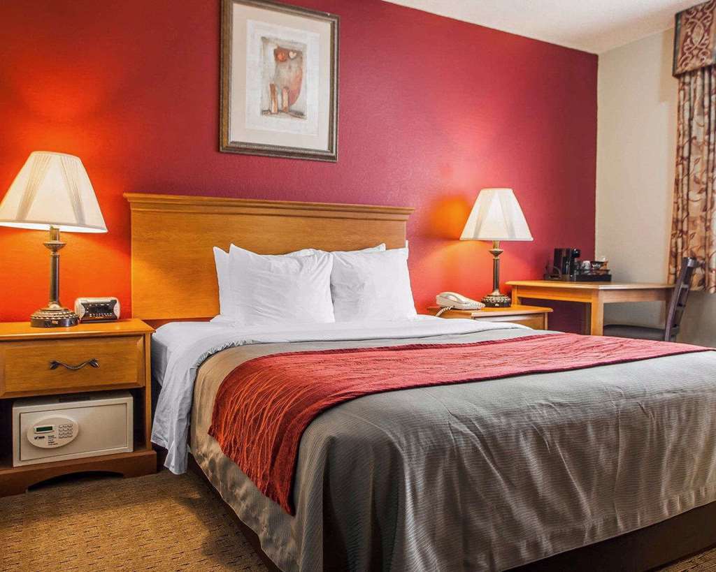 Baymont By Wyndham Fort Dodge Room photo