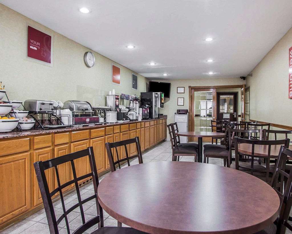 Baymont By Wyndham Fort Dodge Restaurant photo