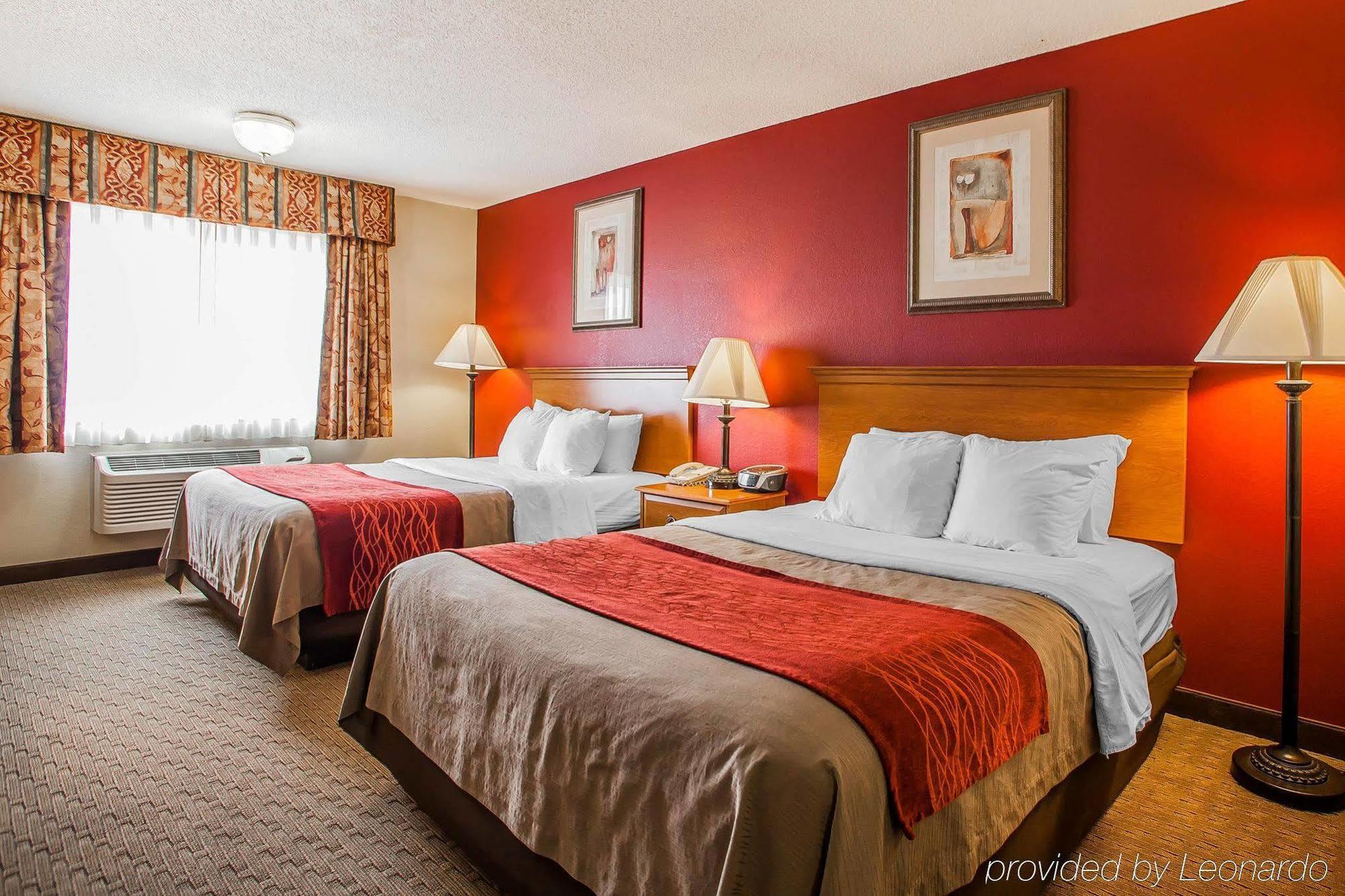 Baymont By Wyndham Fort Dodge Exterior photo