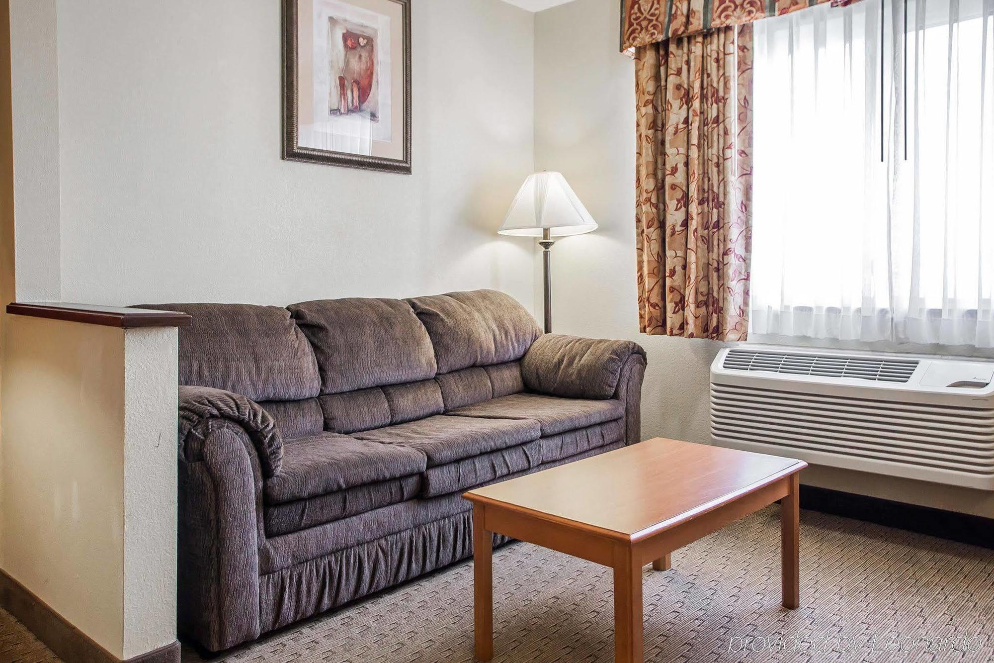 Baymont By Wyndham Fort Dodge Exterior photo