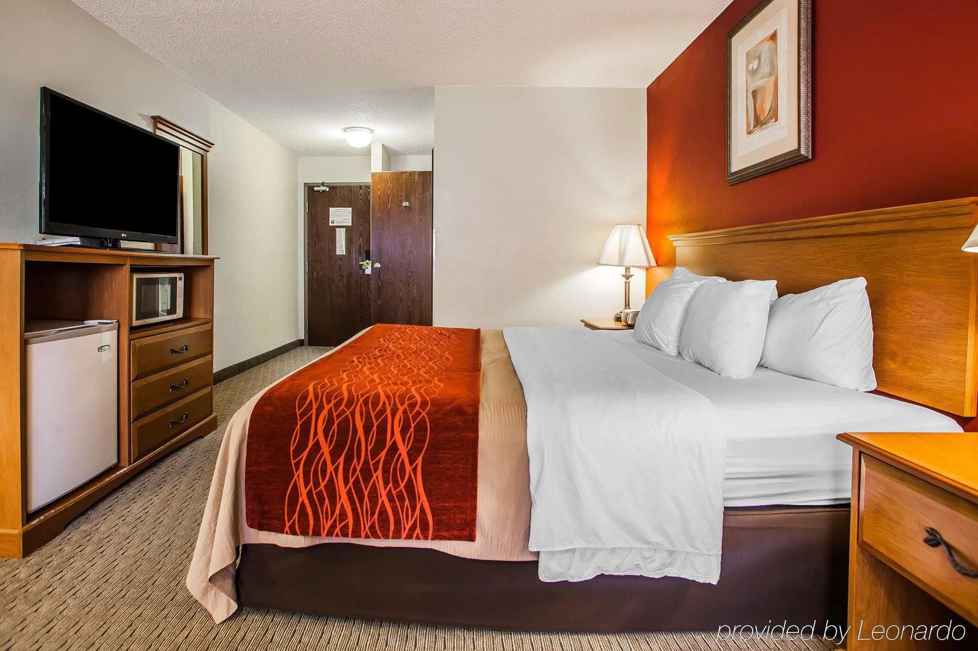 Baymont By Wyndham Fort Dodge Exterior photo