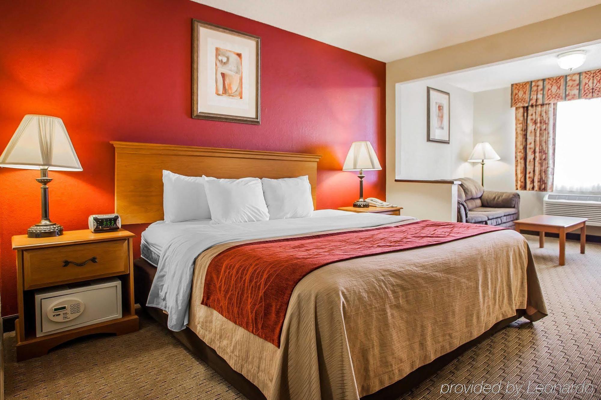 Baymont By Wyndham Fort Dodge Exterior photo